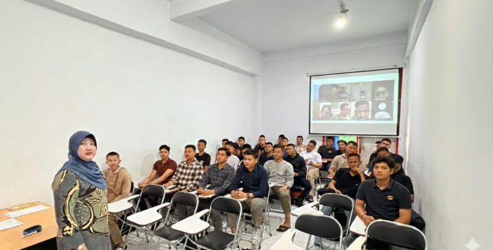 Siapa bilang kuliah itu susah?  Dari bangku kuliah, UIC hadirkan kelas pengembangan karir