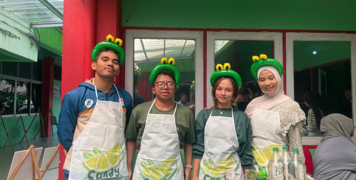 Mahasiswa Semester 2 Manajemen UIC Gelar Bazaar Kuliner dalam Rangka Milad ke-70 Universitas