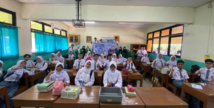 Mahasiswa Ilmu Komunikasi UIC Gelar Kampanye Sosial Anti Bullying di SMAN 30 Jakarta